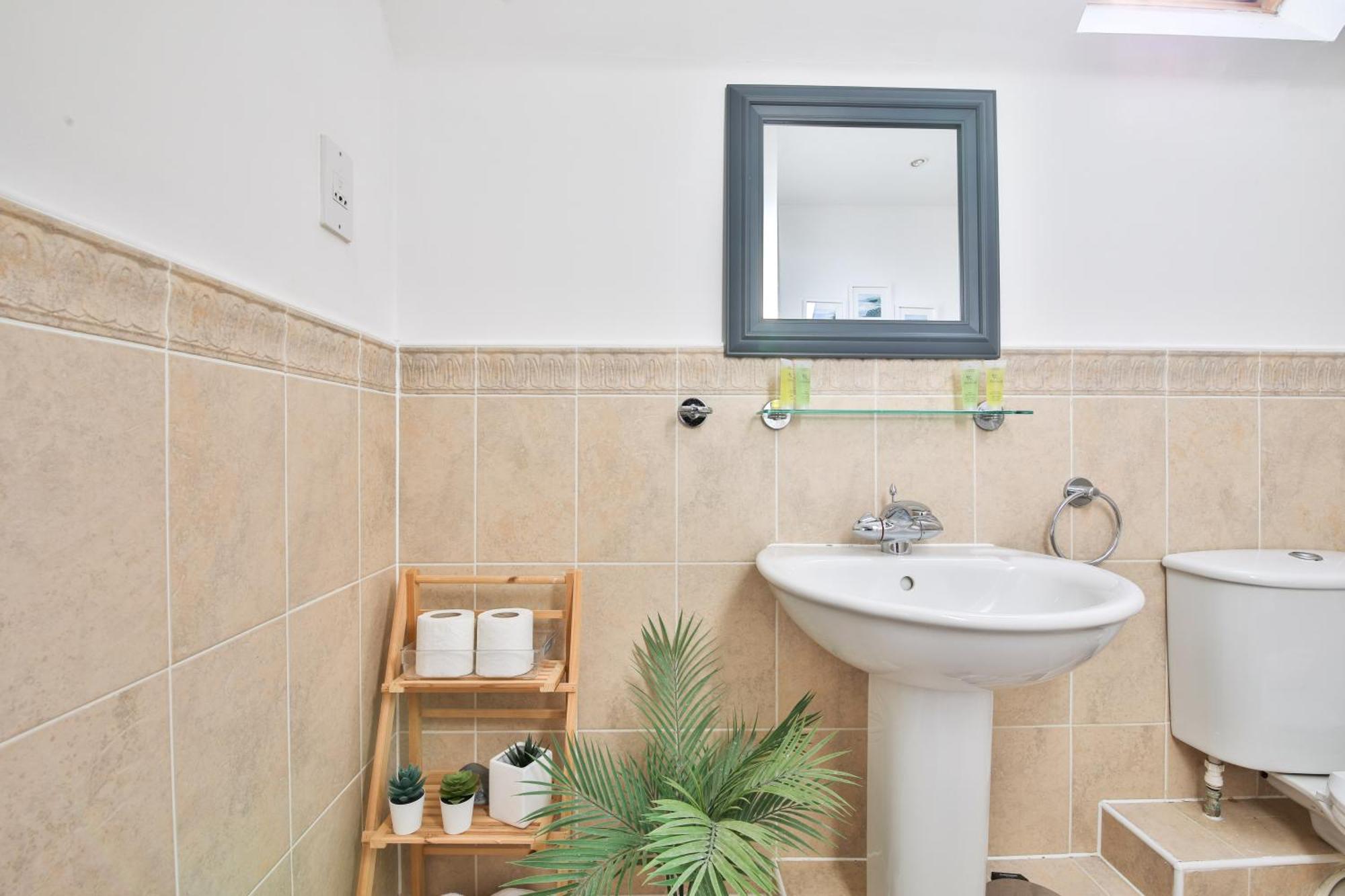 Stayright 2 Bed Beach House With Private Parking- Next To Barry Beach And Jackson Bay Bagian luar foto