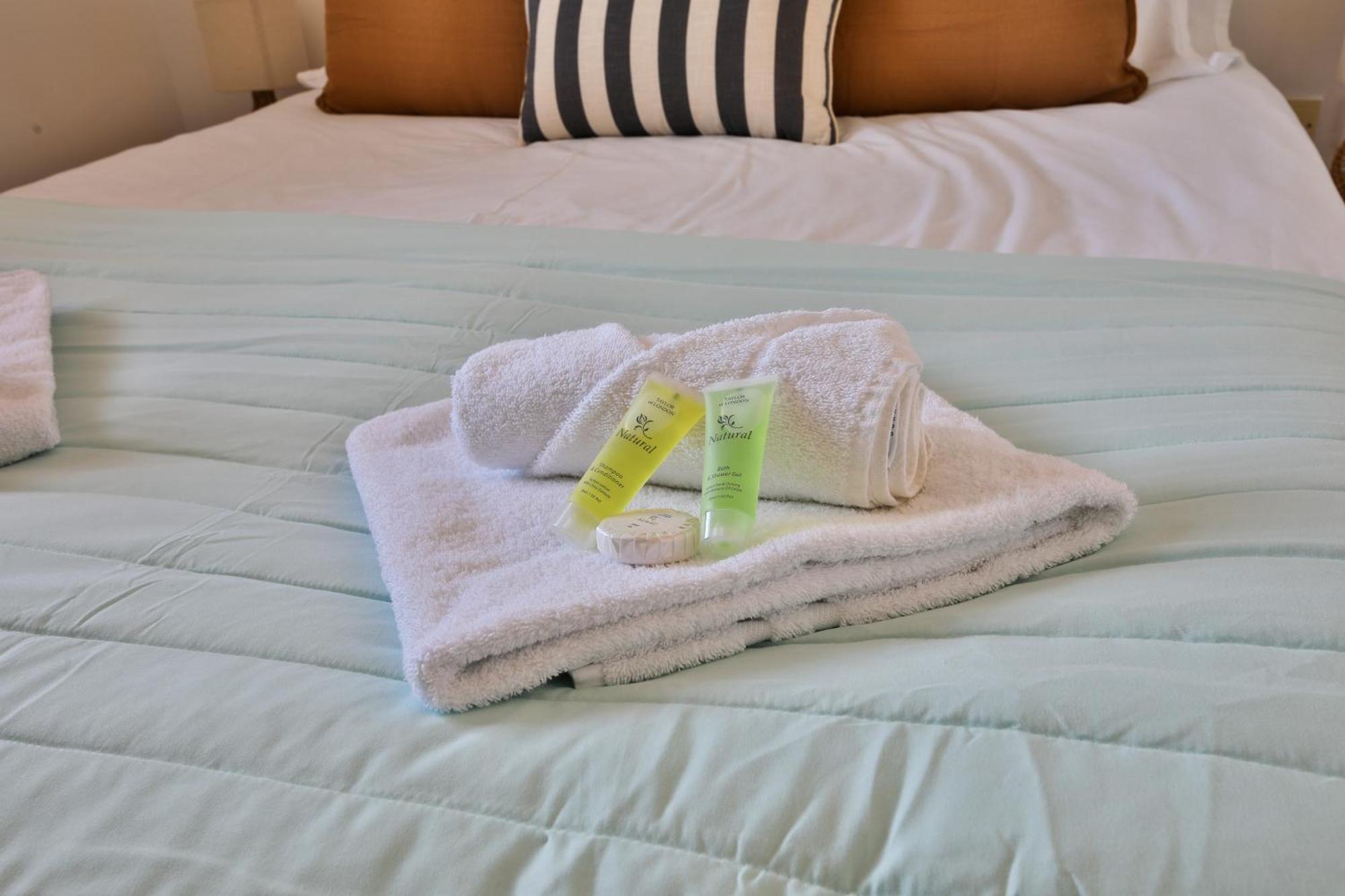 Stayright 2 Bed Beach House With Private Parking- Next To Barry Beach And Jackson Bay Bagian luar foto