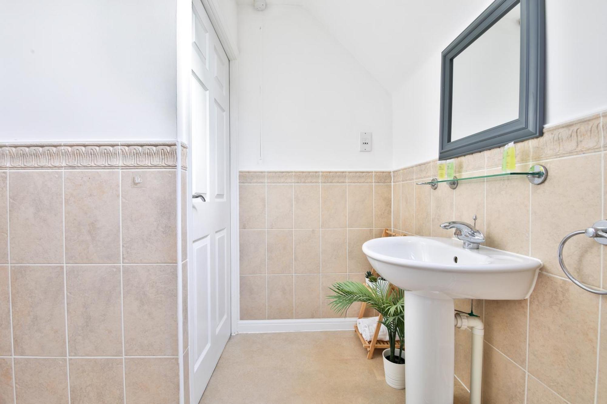 Stayright 2 Bed Beach House With Private Parking- Next To Barry Beach And Jackson Bay Bagian luar foto